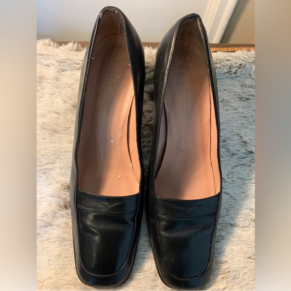 Ann Taylor Loafer Pumps! Leather Upper Size 9 1/2 Color: Black Great Condition!